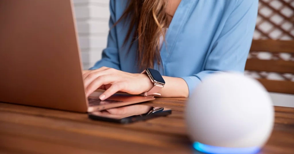 How a Voice AI Knowledge Assistant Works